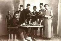 نخستین دانشجویان پزشکی دارالفنون را ببینید 