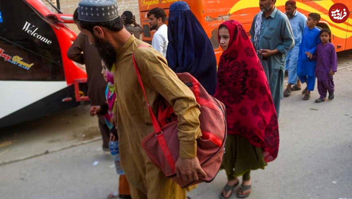 وزیر دفاع پاکستان: تمام مهاجران افغانستانی باید به کشورشان برگردند