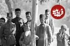 عکس| سفر به ایران قدیم؛ عکس یادگاری روستایی‌های با یک سرباز؛ 100 سال قبل