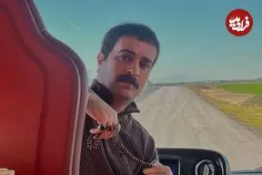 عکس| سفر زمان؛ ارسطو و یک طرفدار در پشت صحنه سریال پایتخت 7؛ سال 1403