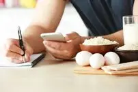 ۸ عادت به‌ظاهر سالم که می‌توانند باعث چاقی یا مانع کاهش وزن شما شوند