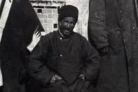 عکس| سفر زمان؛ بساط «صرافی» در یک روز زمستانی در تهران دوران قاجار