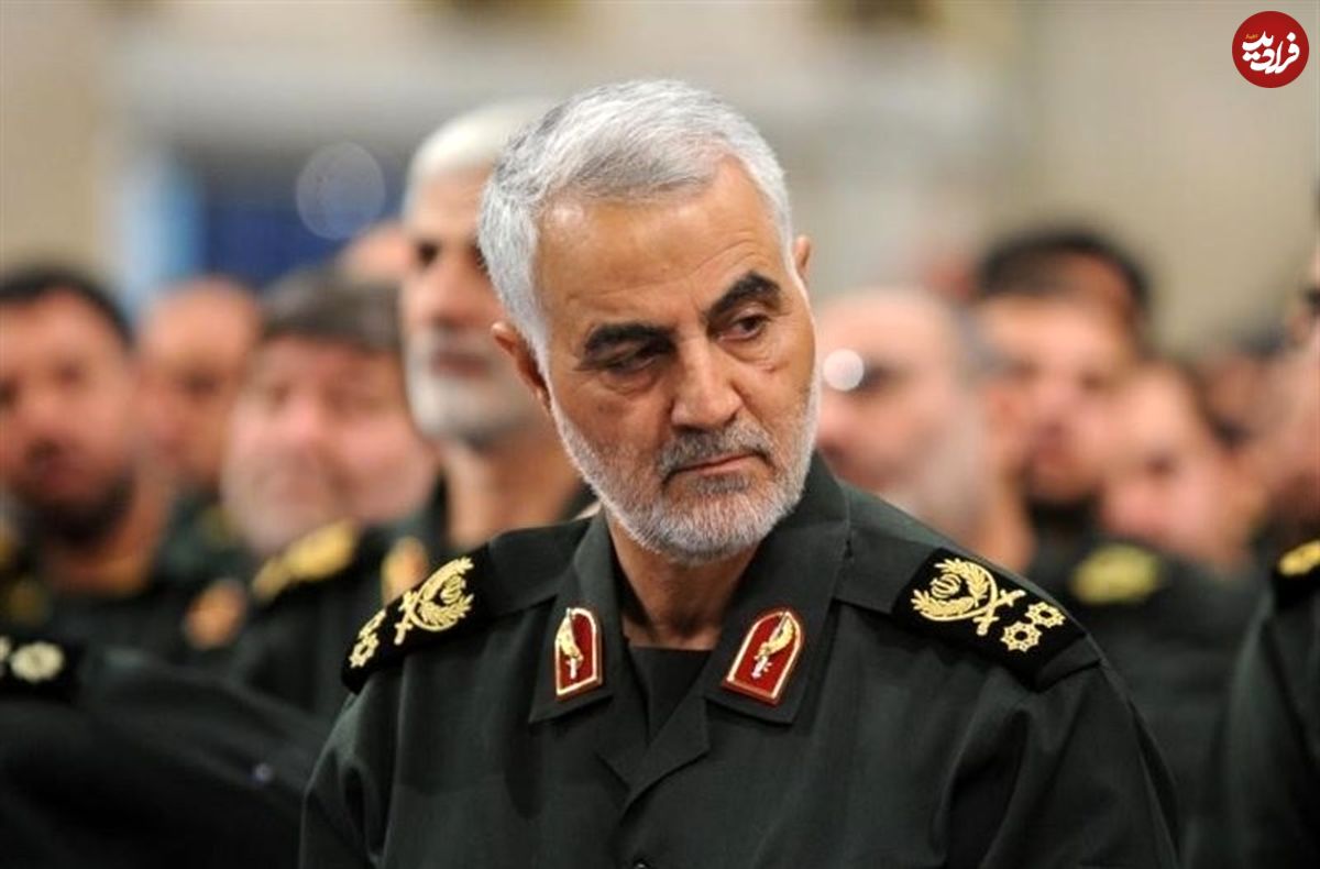 عکس؛ سفر به تاریخ؛ بوسۀ «سردار سلیمانی» بر پیشانی «عبدالله شلح، رئیس جنبش جهاد اسلامی فلسطین»