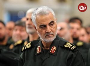 عکس؛ سفر به تاریخ؛ بوسۀ «سردار سلیمانی» بر پیشانی «عبدالله شلح، رئیس جنبش جهاد اسلامی فلسطین»