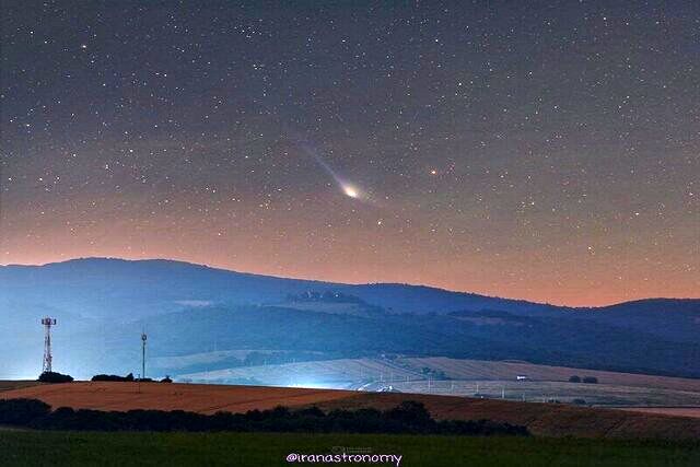 فردا دنباله‌دار درخشان آسمان به مهمانی زمین می‌آید