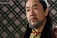 عکس| سفر زمان؛ چهرۀ «امپراتور تسو» (امپراتور بادها) در 32 سالگی در یک فیلم عاشقانه