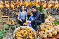 ببینید| غذای روستایی در تایلند؛ پخت مرغ کامل به روشی جالب و در روستایی جنگلی 