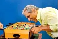 عکس| سفر زمان؛ «مهران مدیری» 33 ساله سوار بر موتور در کنار «مینا لاکانی»