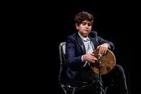 (ویدئو) تنبک نوازی پسر سالار عقیلی روی صحنه