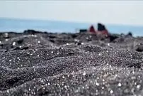 بیش از ۱۰۰ نفر خاک‌های برده شده از جزیره هرمز را پس فرستادند