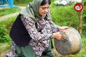 ببینید| غذای روستایی در ایران؛ پخت کیک آلبالو در طبیعت زیبای روستا