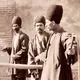 عکس| سفر به ایران قدیم؛ «فلک کردن یک مجرم در قزوین» در دوران ناصرالدین شاه