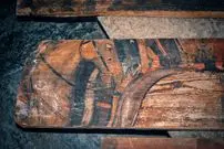 کفپوش قدیمی زیرزمین «تختۀ نقاشی 600 ساله» از آب درآمد