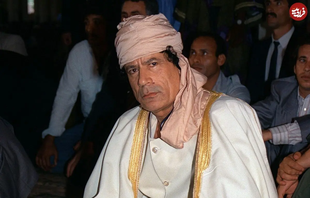 عکس| سفر در زمان؛ «نلسون ماندلا» در آغوش «سرهنگ قذافی» در لیبی؛ سال 1369