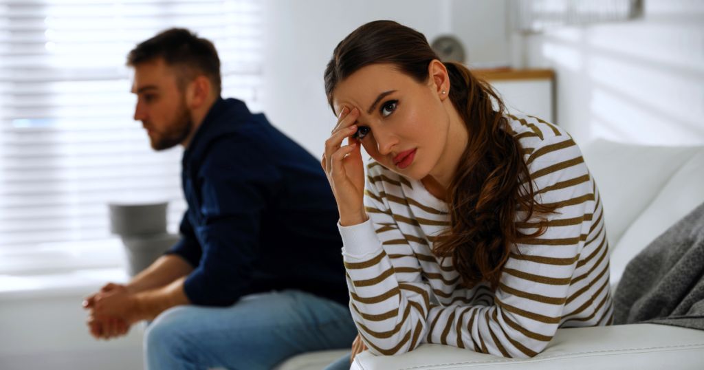 این 7 نشانه می گویند که یک زن از رابطه عاشقانه خود ناراضی است