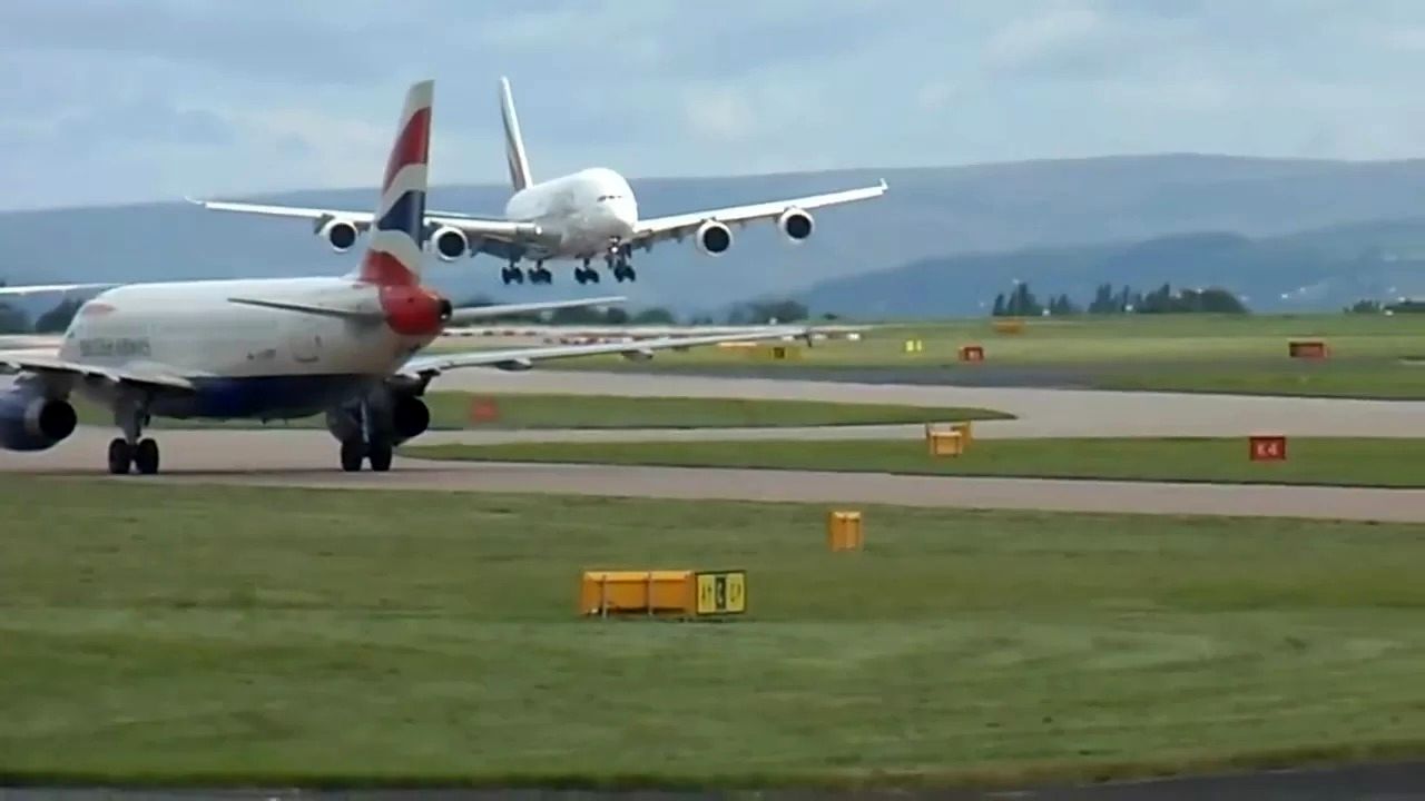 (ویدئو) لحظه باشکوه فرود ایرباس A380، بزرگترین هواپیمای جهان و بازگشت به آسمان