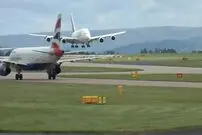 (ویدئو) لحظه باشکوه فرود ایرباس A380، بزرگترین هواپیمای جهان و بازگشت به آسمان