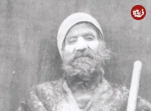 عکس| سفر زمان؛ عکس آتلیه‌ای «کارگر ایرانی با بیل و الک و چهارپایه» در دوران قاجار