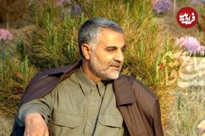 عکس؛ سفر به تاریخ؛ بوسۀ رهبر انقلاب بر چهرۀ «سردار سلیمانی» در شب تاسوعا؛ سال 1396