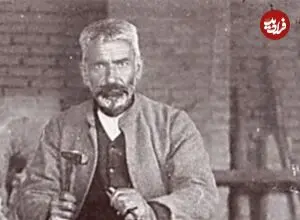 عکس| سفر زمان؛ سنگ‌تراش‌های ارمنی در اصفهان در حال تراشیدن سنگ قبر؛ 100 سال قبل