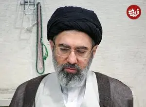عکس| سفر زمان؛ رهبر انقلاب در لباس بسیج و در کنار همرزمان در جبهه؛ دهه 60