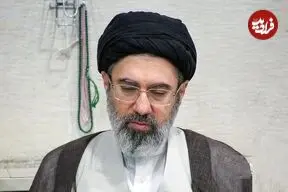 عکس| سفر زمان؛ رهبر انقلاب در لباس بسیج و در کنار همرزمان در جبهه؛ دهه 60
