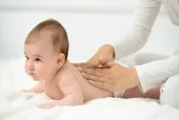 فواید ماساژ دادن نوزاد چیست؟
