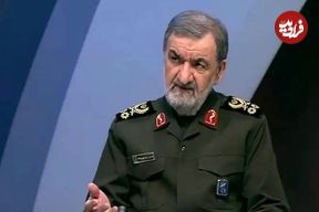 عکس؛ سفر به تاریخ؛ چهرۀ خندان «محسن رضایی و صیاد شیرازی» در یک بازدید نظامی؛ دهۀ 60