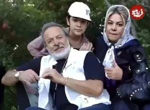 عکس| سفر زمان؛ «ژوبین، پسر دوم ایرج قادری» به همراه مادرش در مراسم ختم پدر؛ سال 92
