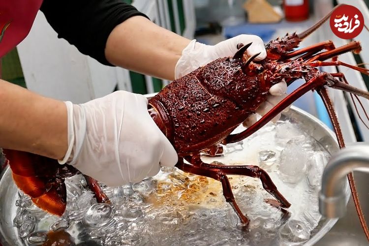 ببینید؛ غذای خیابانی در تایلند؛ پخت غذا با لابستر قرمز و تخم مرغ در بانکوک