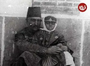 عکس| سفر زمان؛ «ملیجک» در کنار قوچ‌هایی که ناصرالدین شاه شکار کرده بود