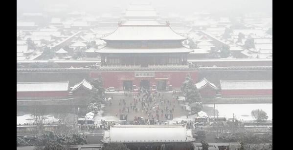 (ویدئو)  بارش غیرعادی برف در چین همه کارها را مختل کرد!