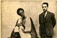 عکس؛ سفر در زمان؛ مشهورترین مجسمه‌ساز ایرانی در کنار مقبل نی‌زن! 