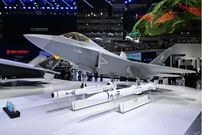 چین برای نخستین‌بار جنگنده‌های J-35 را به نمایش عمومی گذاشت