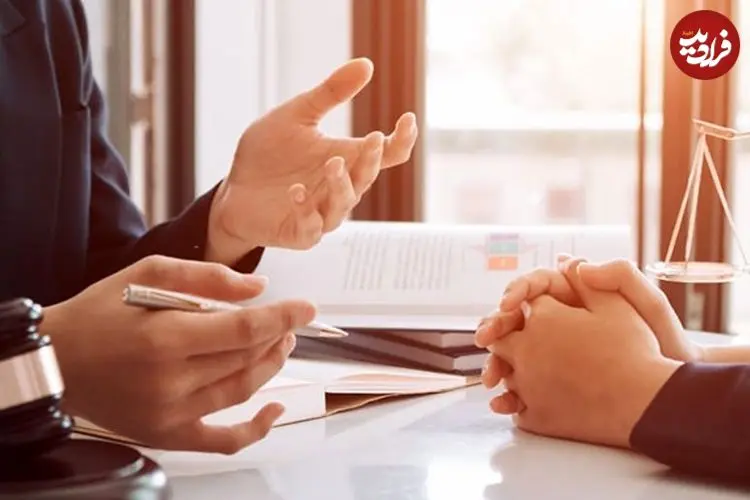از چه کسانی مشاوره حقوقی بگیریم و چطور وکیل بگیریم؟