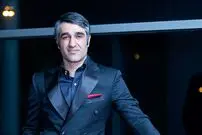 (عکس) تیپ و ژست متفاوت پژمان جمشیدی در کنار خواهرش