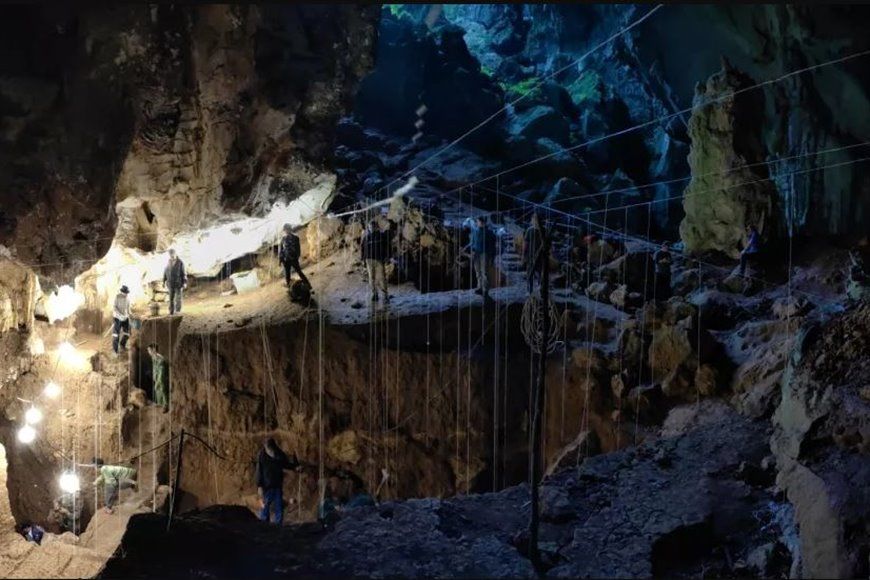 (تصاویر) تنهاترین اجداد ما؛ اولین انسانهایی که به آسیا آمدند و دور از وطن در این غار مدفون شدند!