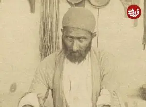 عکس| سفر زمان؛ تصویری از بساط یک کفاش در کنار کوچه؛ دوران قاجار