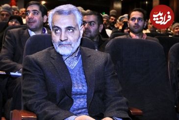 عکس؛ سفر در زمان؛ «رحیم صفوی در حال خندیدن با سردار سلیمانی» در یک مراسم؛ سال 98