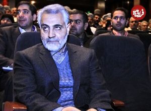 عکس؛ سفر در زمان؛ «رحیم صفوی در حال خندیدن با سردار سلیمانی» در یک مراسم؛ سال 98
