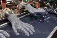 ببینید| فرآیند تولید انبوه دستکش کار در کارخانه ای در کره جنوبی