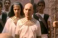 عکس| سفر زمان؛ چهرۀ «پوتیفار» در سریال آمریکایی «یوسف» بعد از 30 سال در 81 سالگی