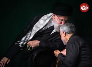 عکس؛ سفر به تاریخ؛ «حاج قاسم سلیمانی و رهبر انقلاب» در بازدید از گلزار شهدای کرمان؛ سال 1384