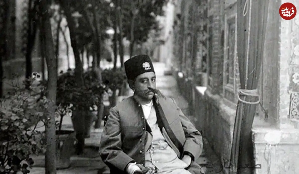 عکس| سفر در زمان؛ لحظه امضای فرمان مشروطیت توسط «مظفرالدین شاه»؛ سال 1285