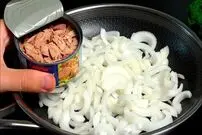 ببینید| طرز تهیه یک غذای ساده با تن ماهی و پیاز
