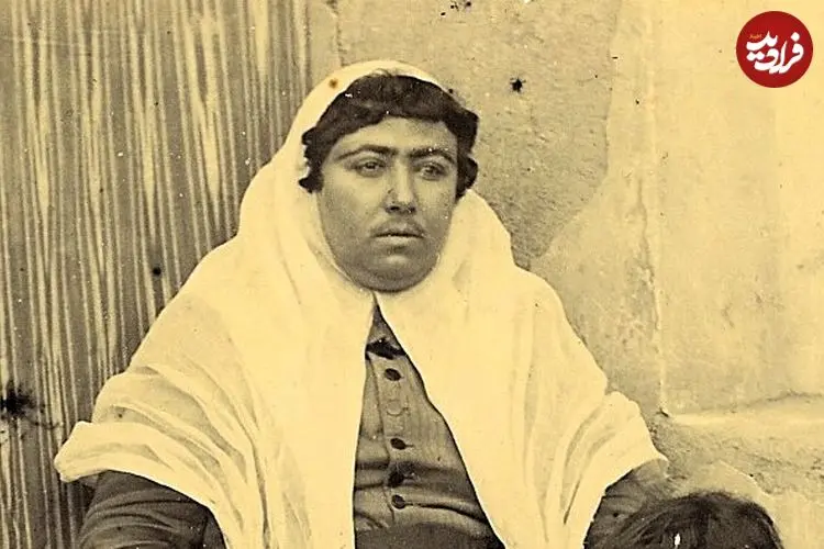 عکس| سفر به عصر قاجار؛ دستۀ «زنان مطرب» با تار و قلیان