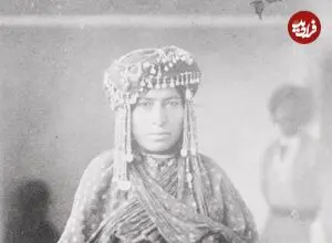 عکس| سفر زمان؛ تصویری از یک «زن کلدانی» در خانه‌اش در دوران قاجار