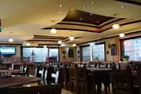 (ویدیو) تبلیغ عجیب یک رستوران؛ هزینه غذای شما را از نوه هایتان می گیریم 