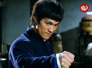 عکس| سفر در زمان؛ «بروسلی» در کنار جان ساکسون در پشت صحنه فیلم اژدها وارد می‌شود؛ سال 1351