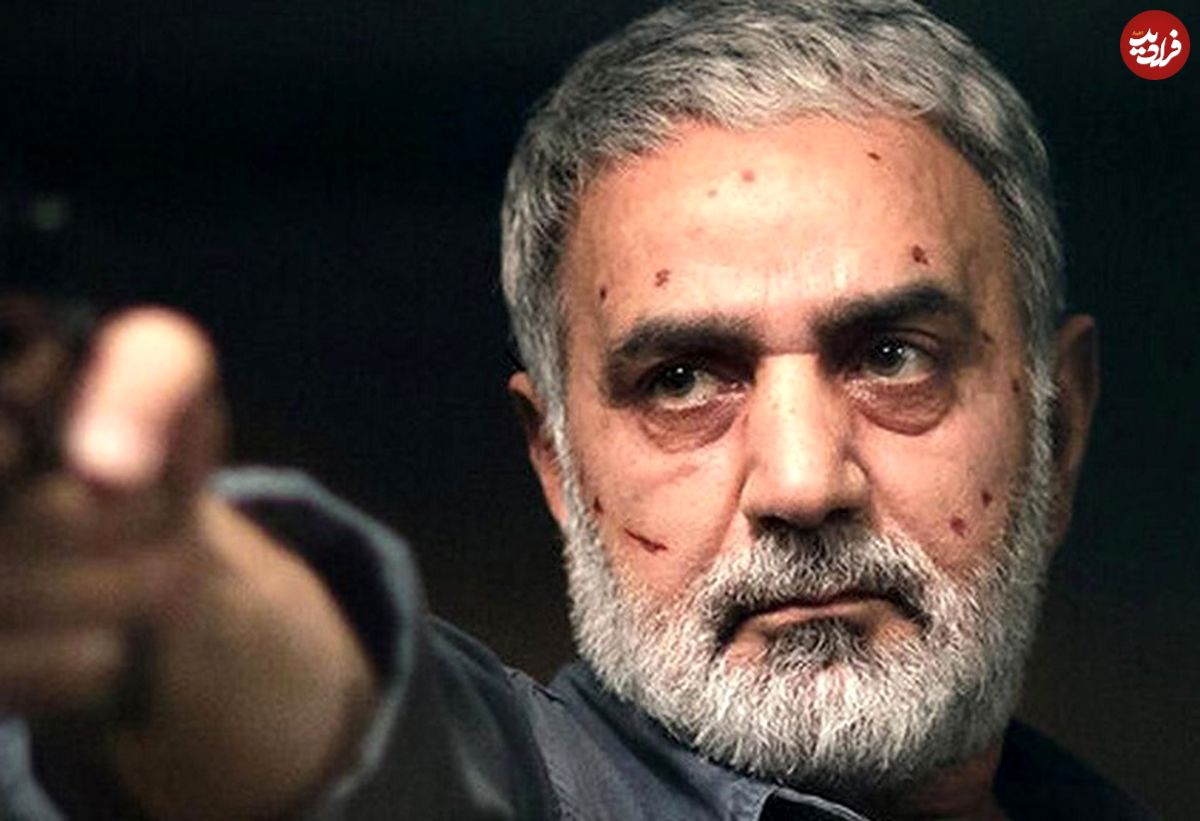 عکس؛ سفر به تاریخ؛ چهرۀ «پرویز پرستویی» در 19 سالگی روی صحنۀ تئاتر؛ دهۀ 50